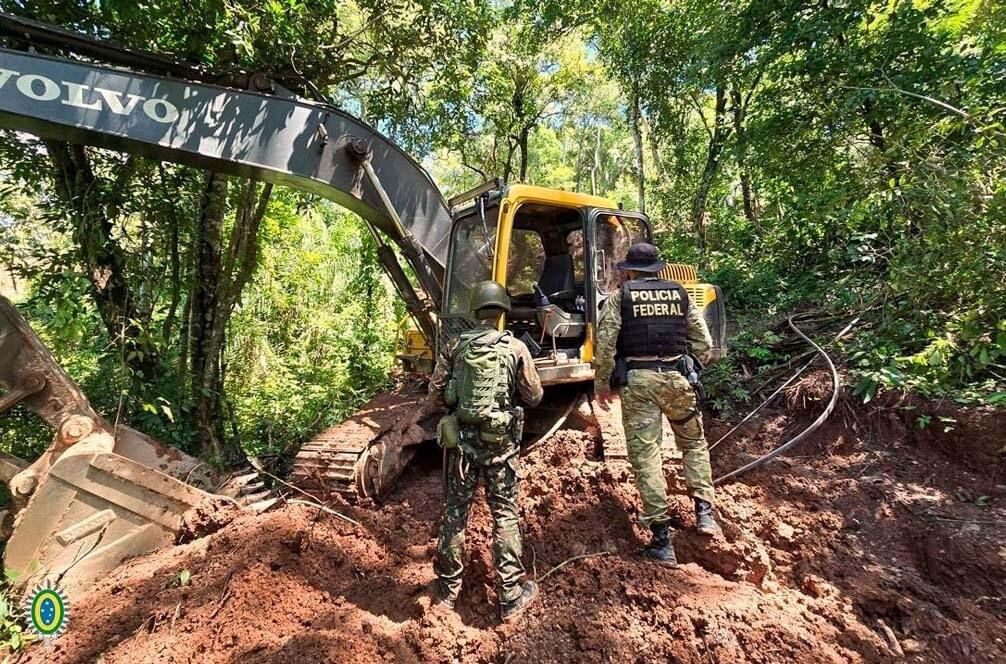 Operación de las Fuerzas Militares destruye gigantesco laboratorio de minería ilegal.