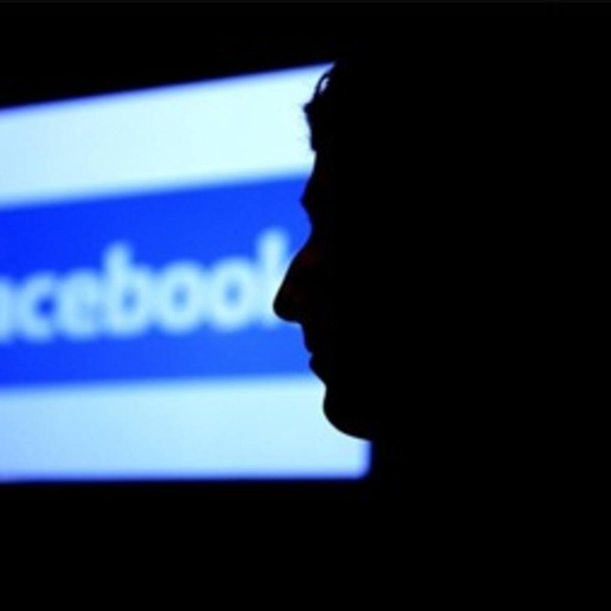 Facebook se disculpa por publicar foto de chica suicida