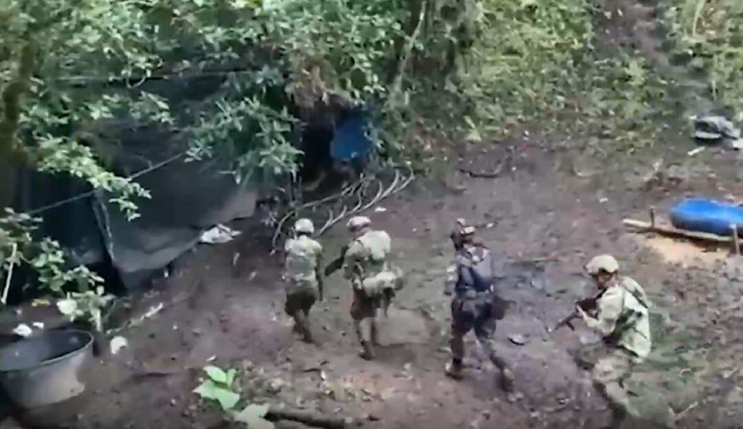 Desmantelan laboratorio cocalero