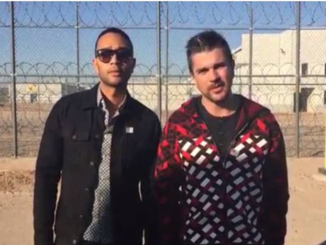 Juanes y John Legend cantan para inmigrantes encarcelados