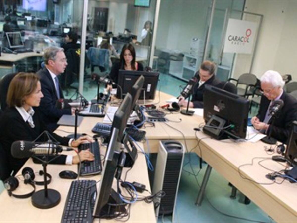 Uribe dice que no apoyará a Santos en acatamiento del fallo de La Haya