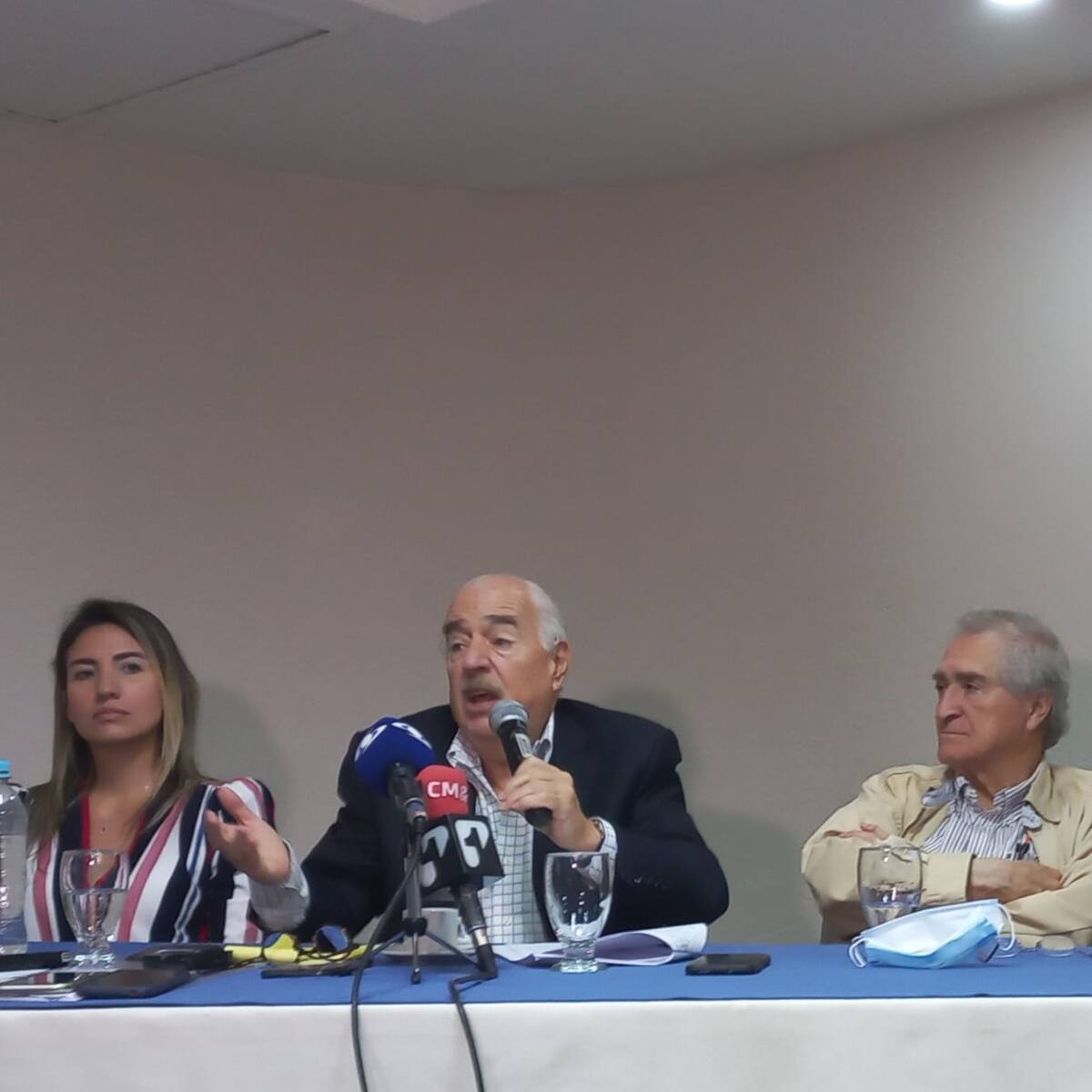 El ministro del Interior debe renunciar por dignidad: Expresidente Pastrana