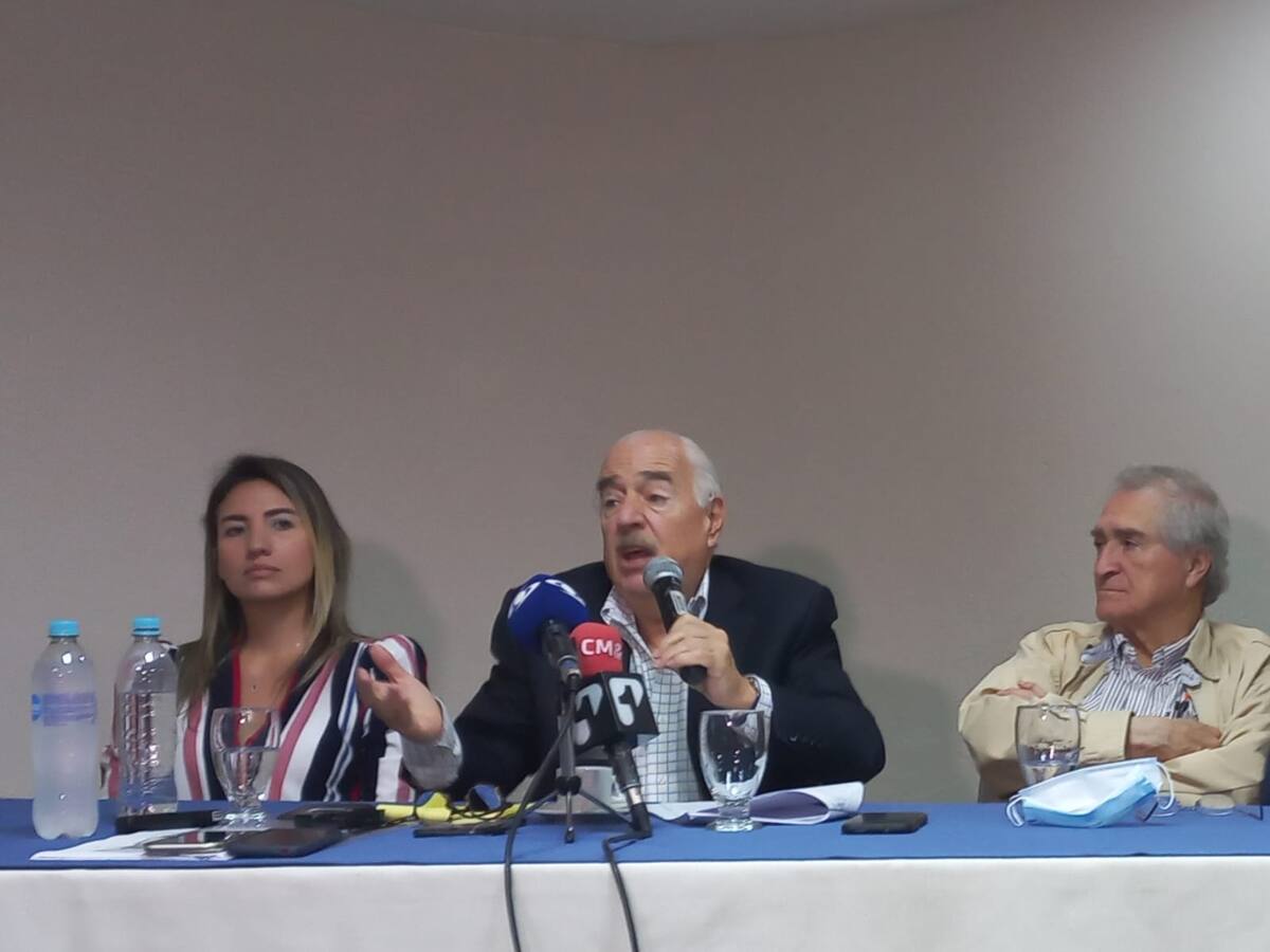 El ministro del Interior debe renunciar por dignidad: Expresidente Pastrana