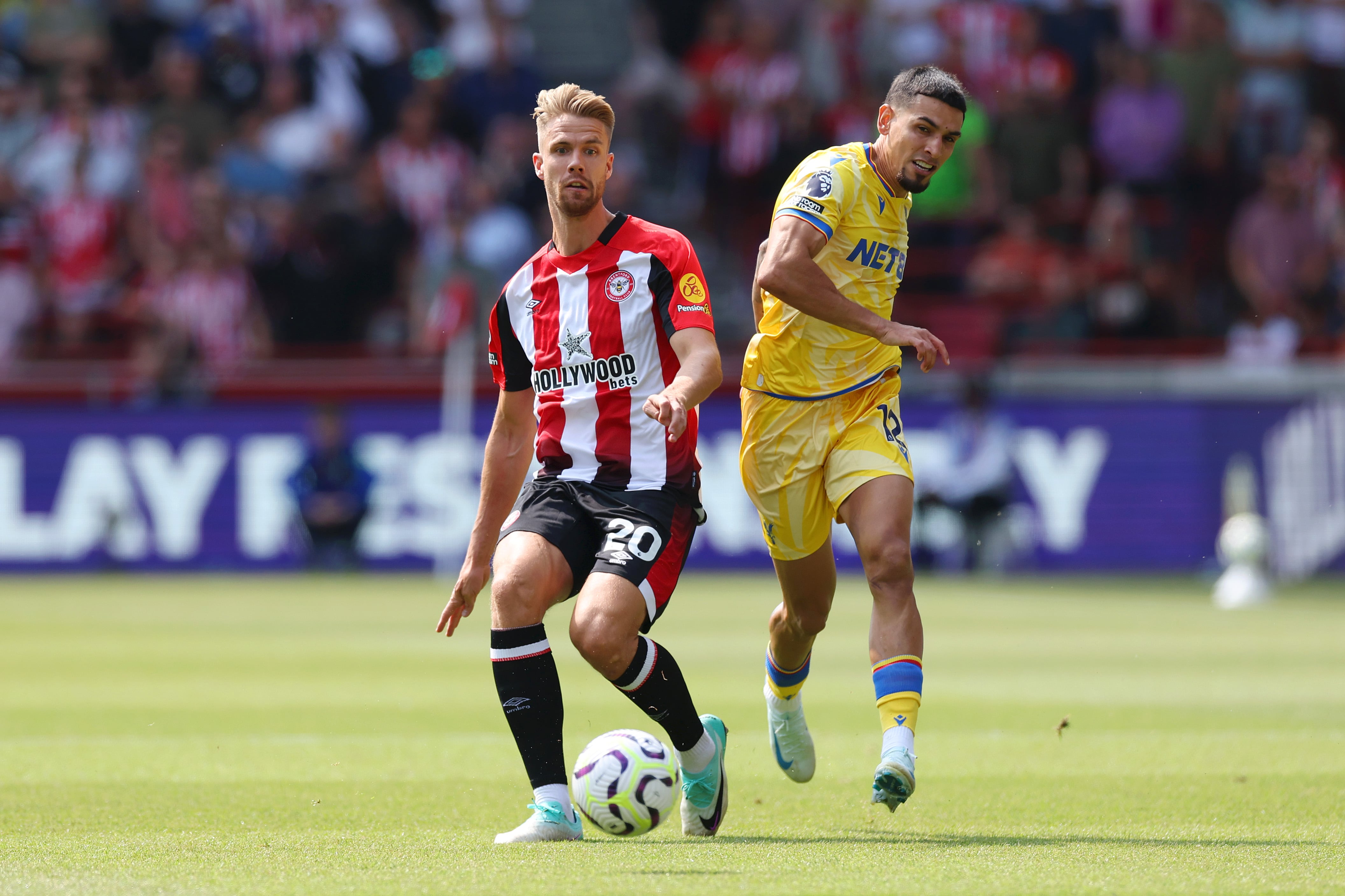 Daniel Muñoz vs. Brentford/Getty Images