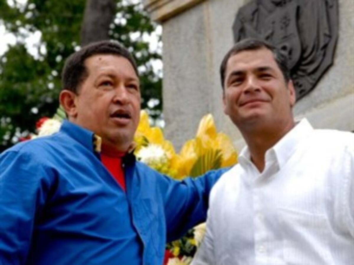 Correa llega a Caracas para apoyar a Chávez en crisis por lluvias