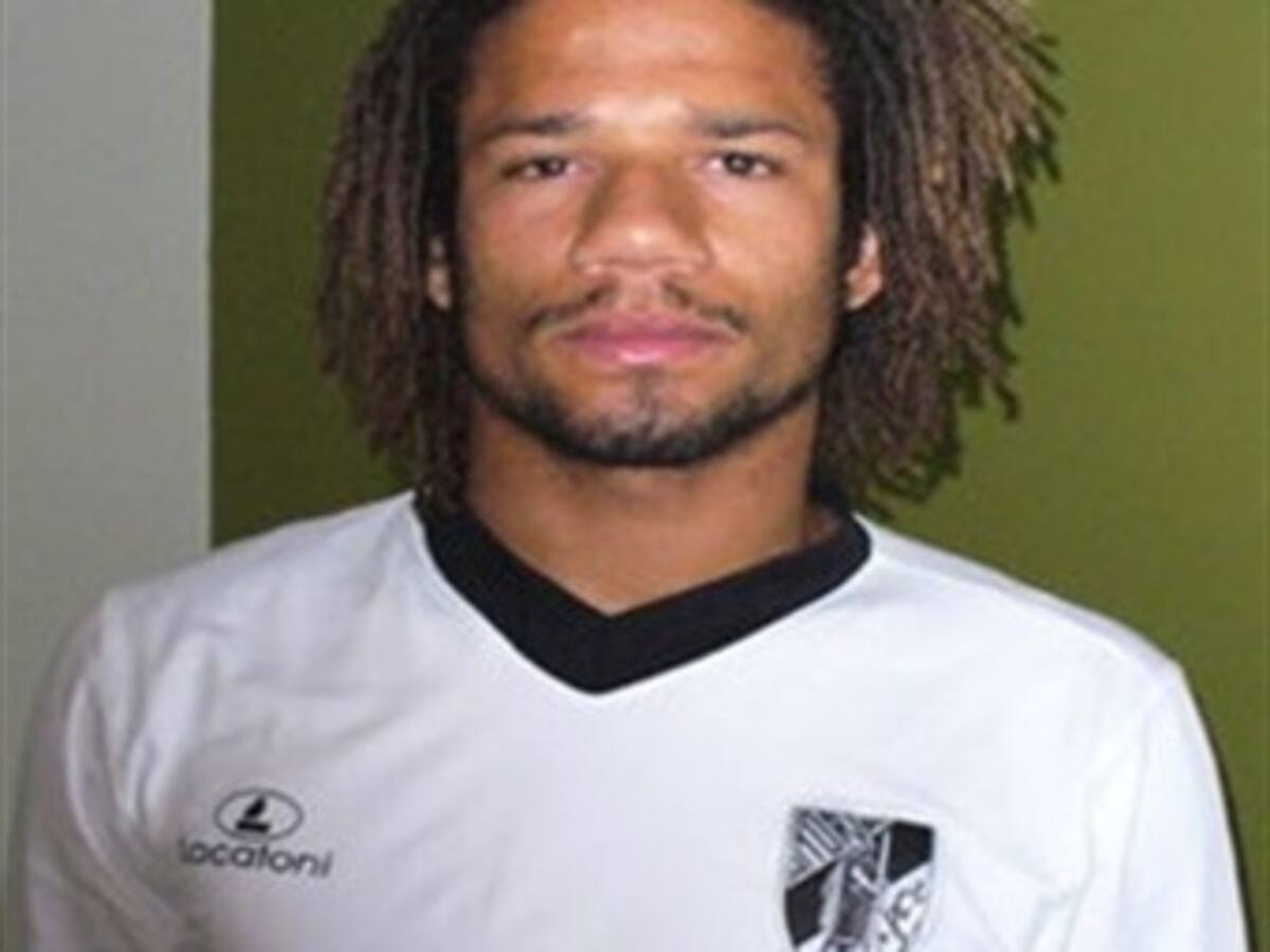 Manchester United ficha al delantero portugués Bebe