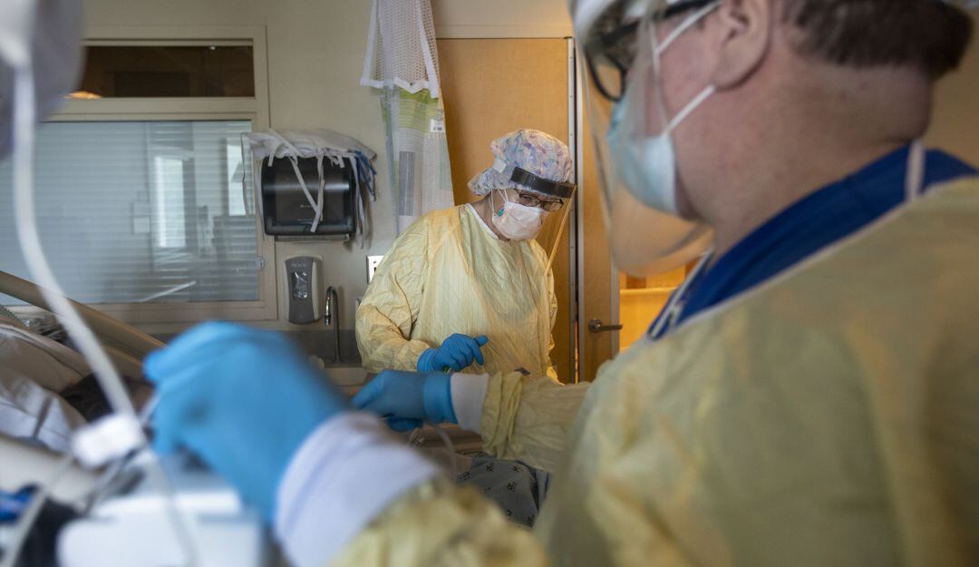 Aumento de contagios y hospitalizaciones por Covid-19 en Estados Unidos.