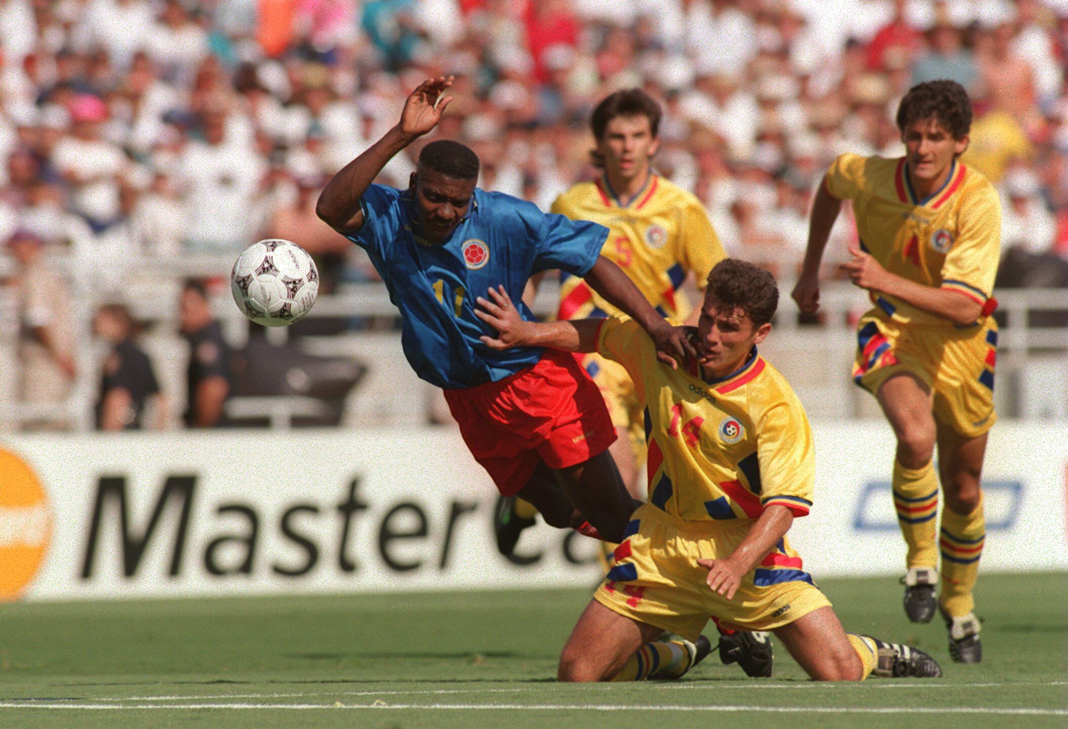 Partido entre Colombia y Rumania en el Mundial de Estados Unidos 1994 / Getty Images