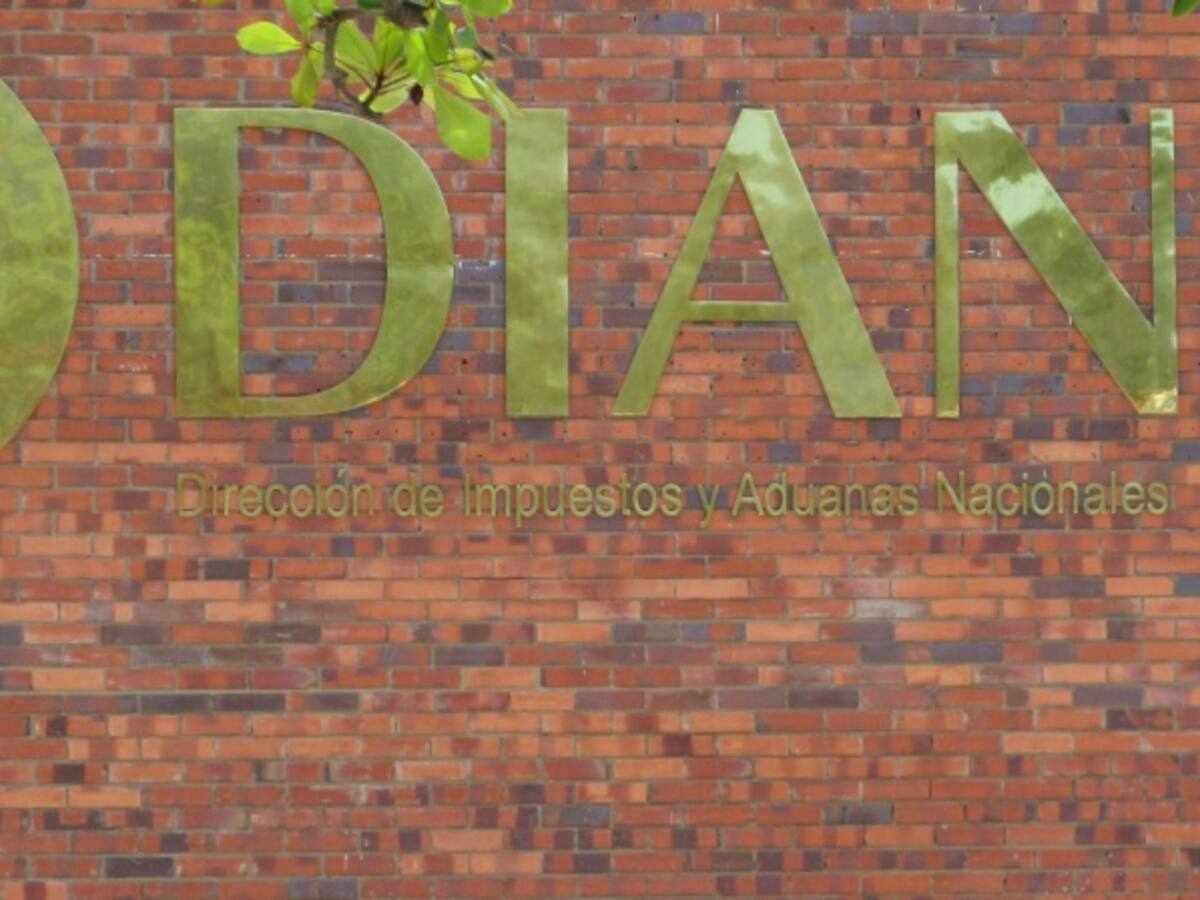 Por incumplimiento de acuerdos del Gobierno, trabajadores de la DIAN irían a paro