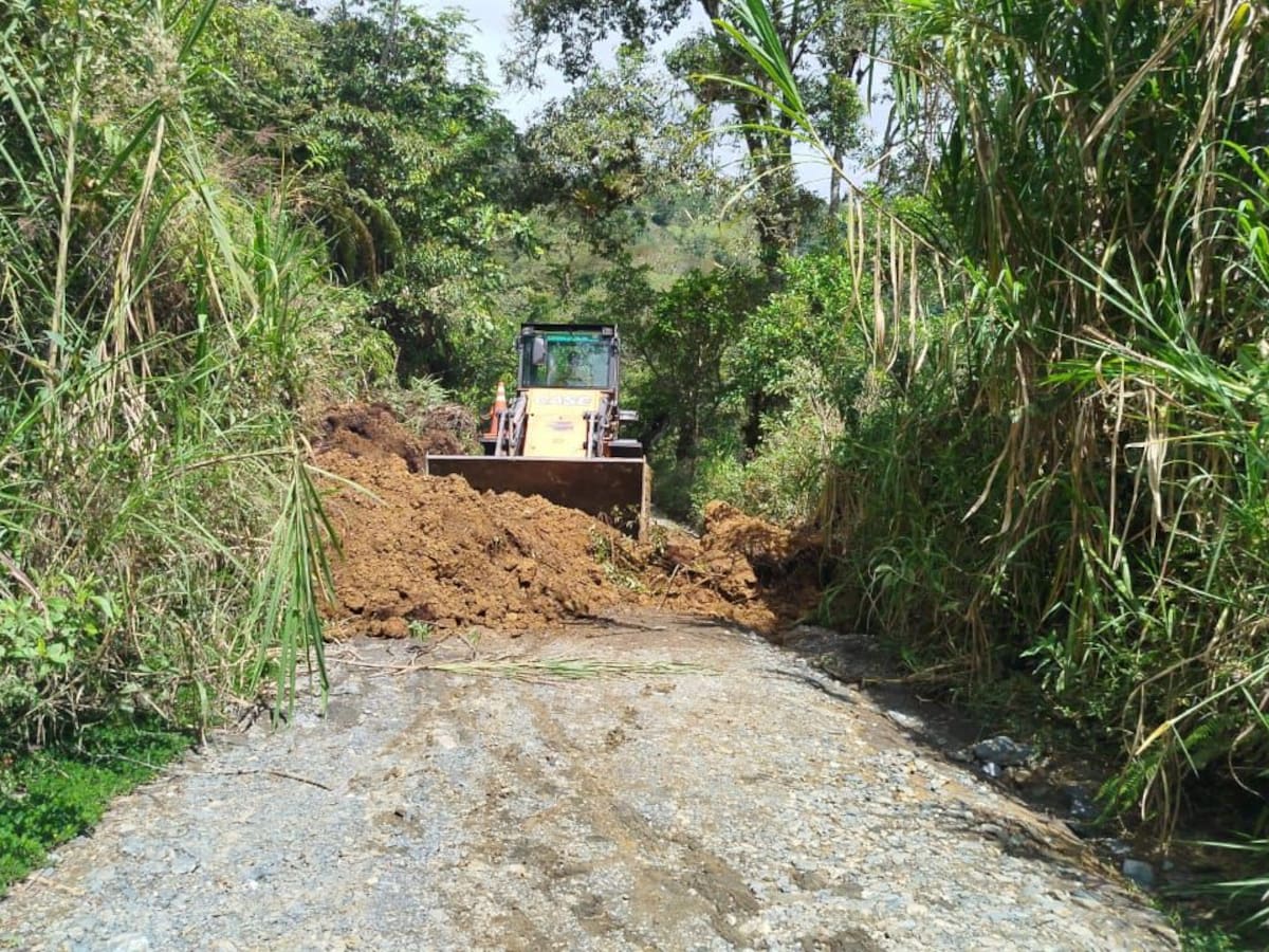 Continua el cierre de la vía Salamina- Pácora en el sector del Recreo en Caldas