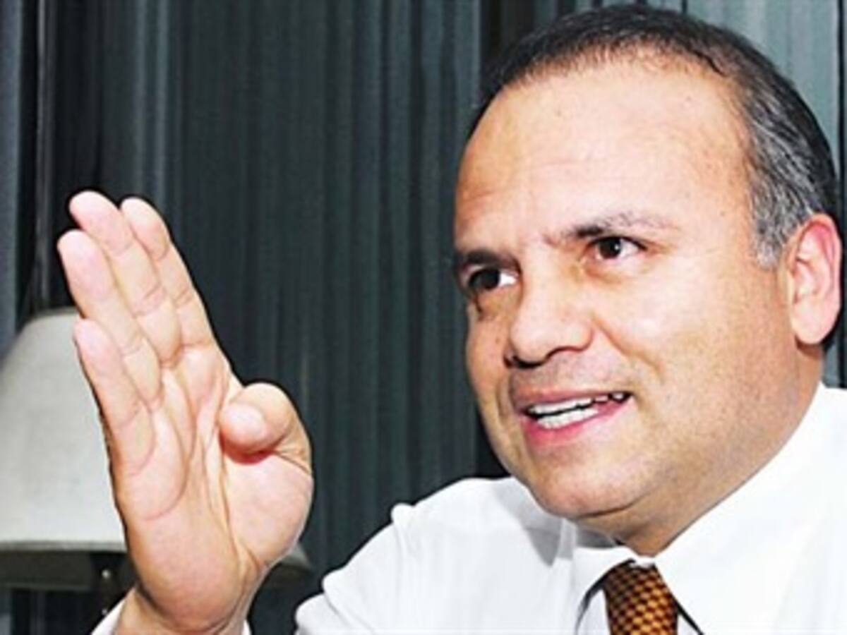 Duro rifirrafe entre el Contralor Moralesrussi y el concejal Antonio Sanguino