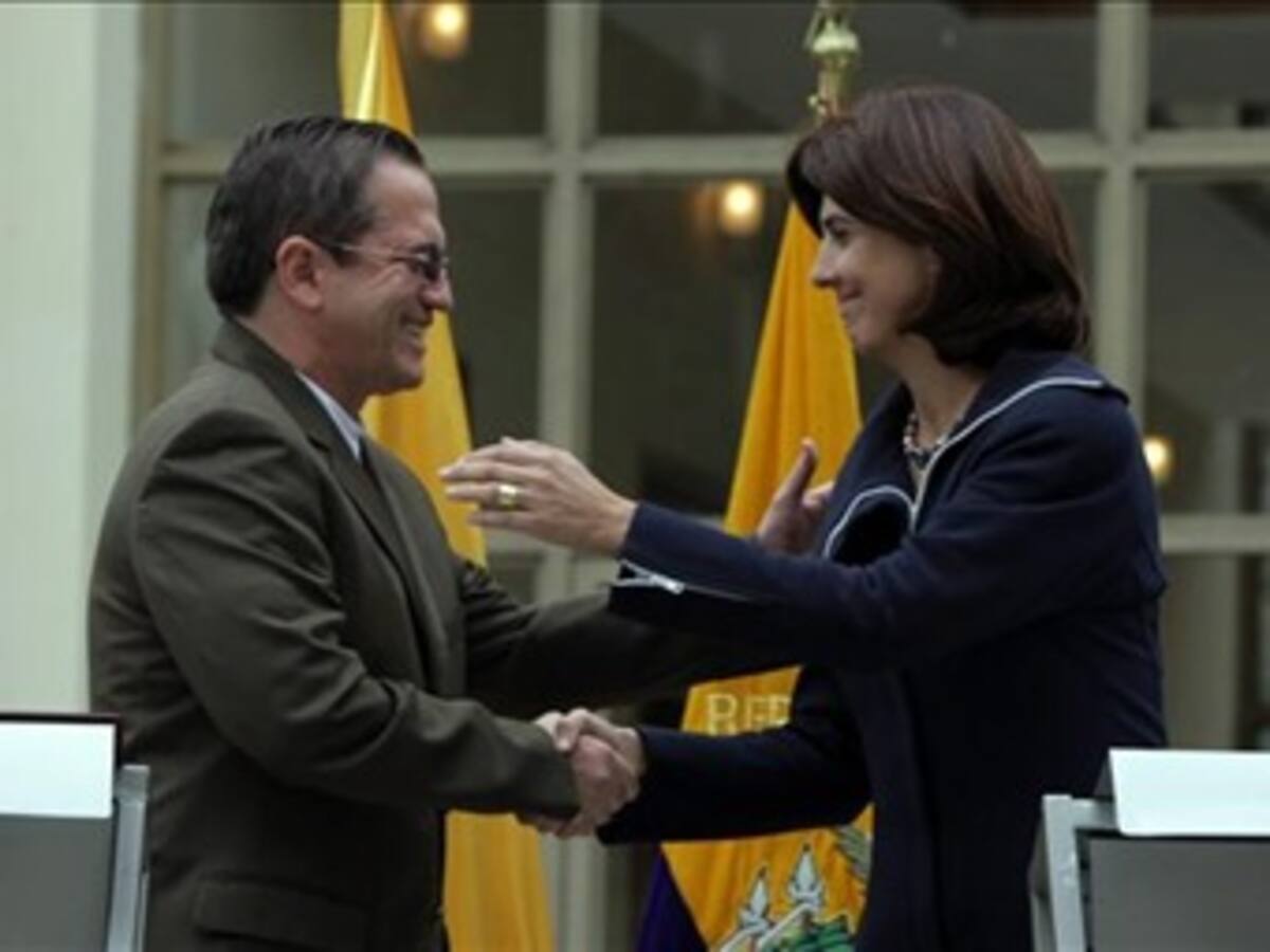 Colombia y Ecuador convocan a nuevo encuentro en octubre para tratar temas 'sensibles'