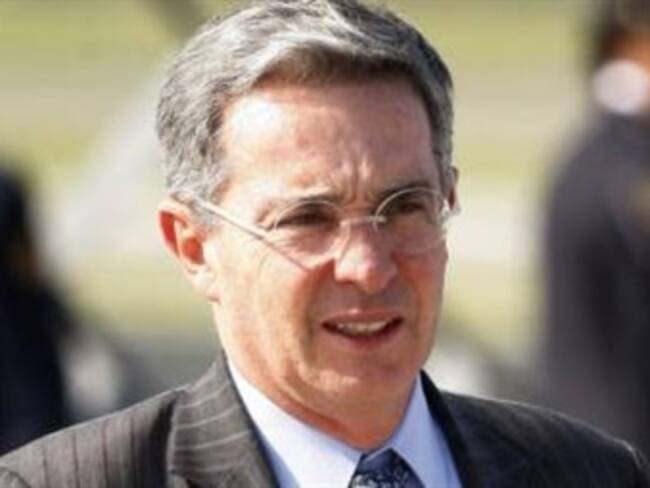 Presentan denuncia contra Uribe por el espionaje de 20 personas en España