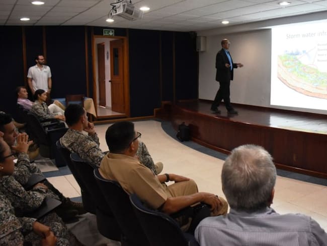 Realizan conferencia sobre sistemas de alertas tempranas en Cartagena