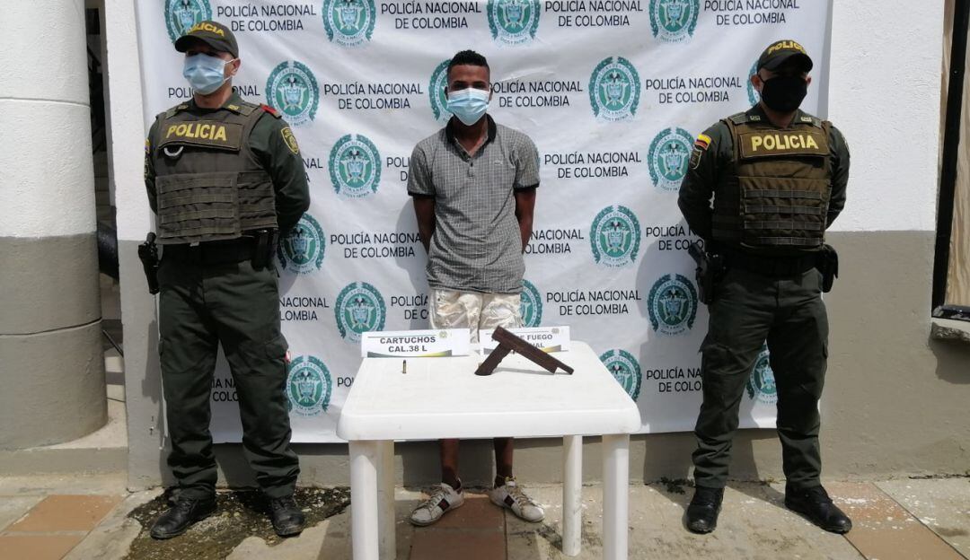 La detención se dio cuando se encontraba en actitud sospechosa en la calle El Puerto de esa población