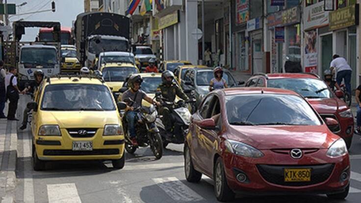 Levantan pico y placa para turistas y solo vehículos particulares en Armenia