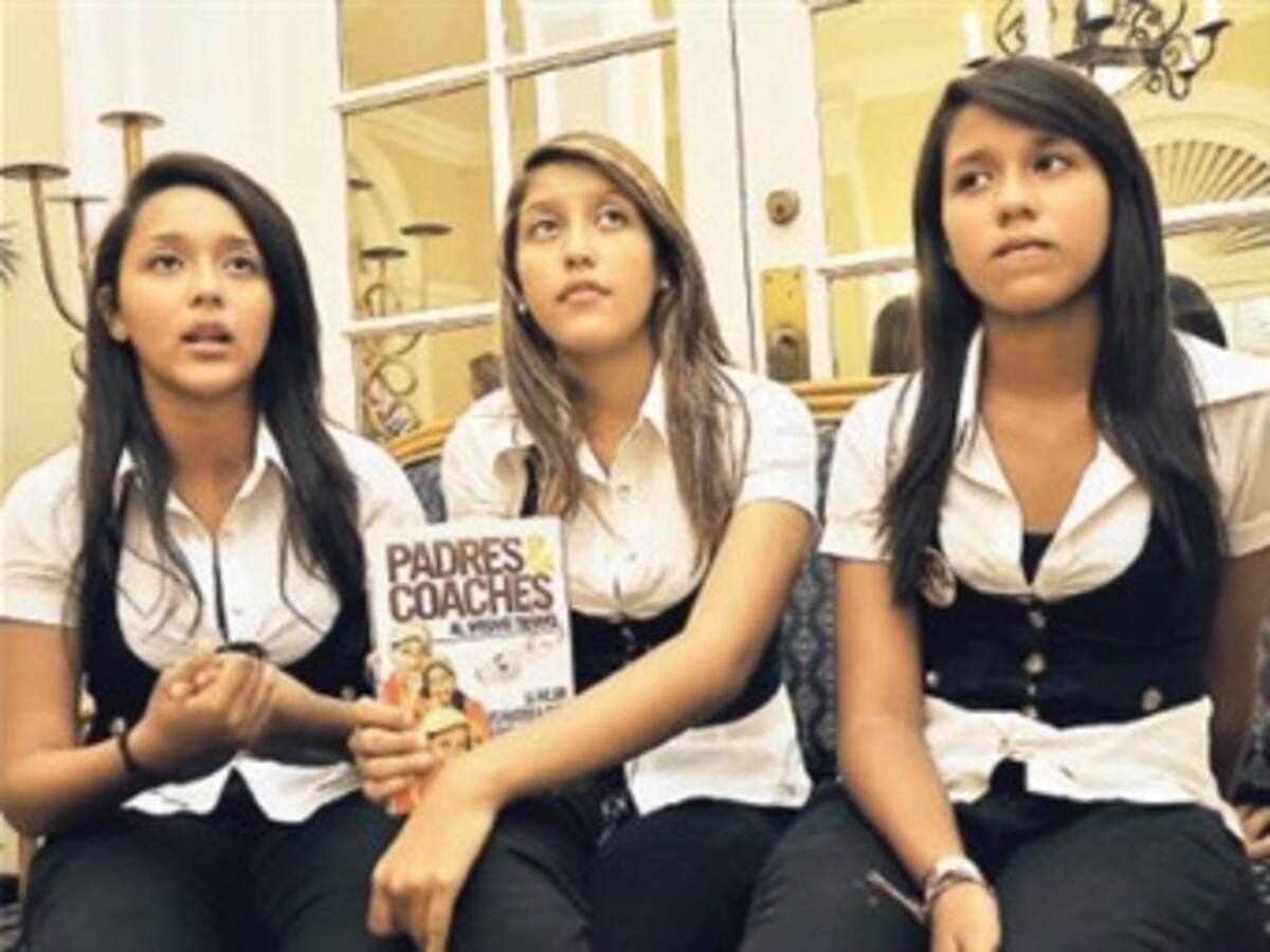 Tres empresarias y escritoras, con ocho años de experiencia y menos de 18 en edad
