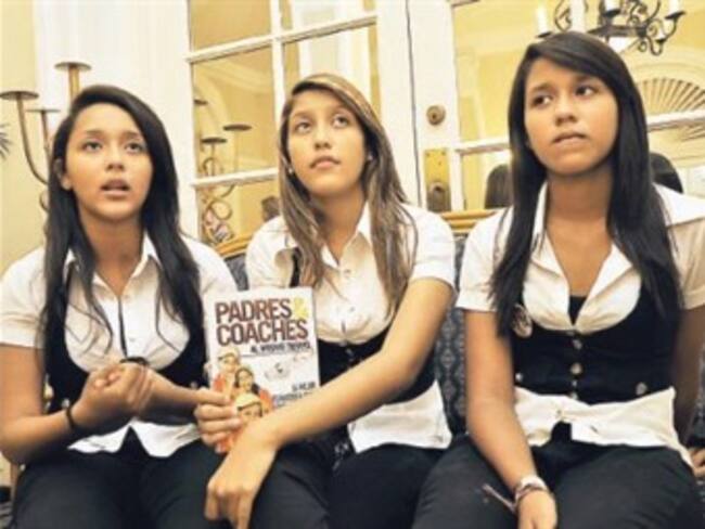 Tres empresarias y escritoras, con ocho años de experiencia y menos de 18 en edad