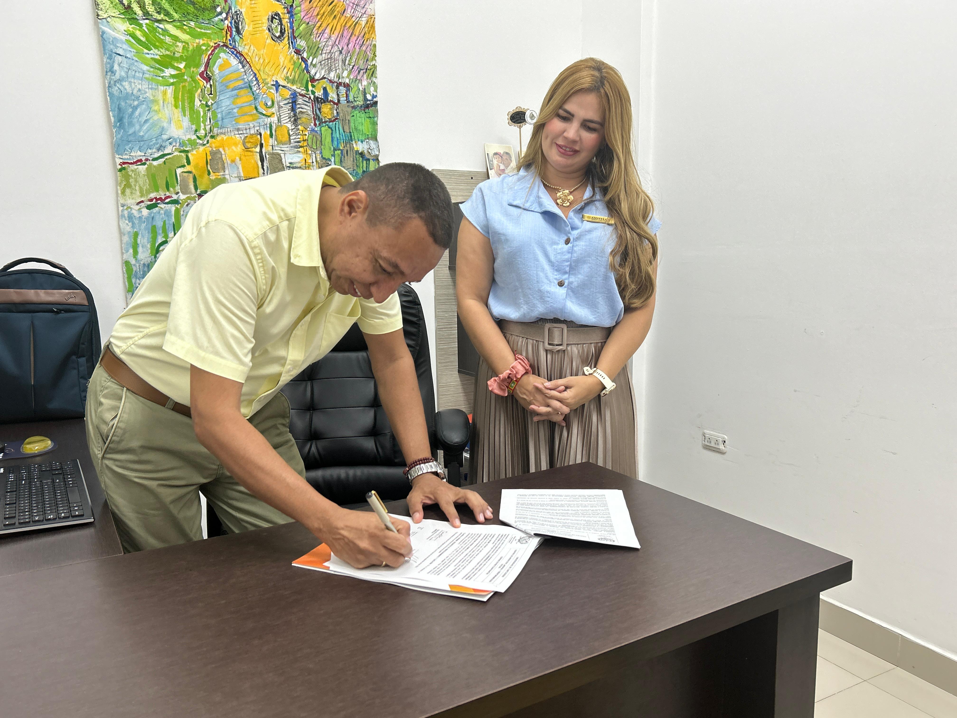 Universidad de Cartagena firma convenio con ASOTELCA