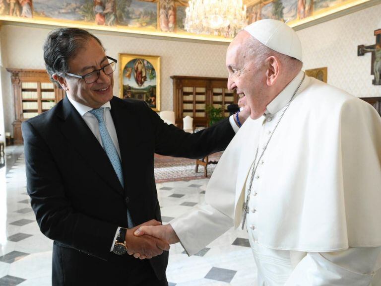 Presidente Gustavo Petro y papa Francisco/ foto de x