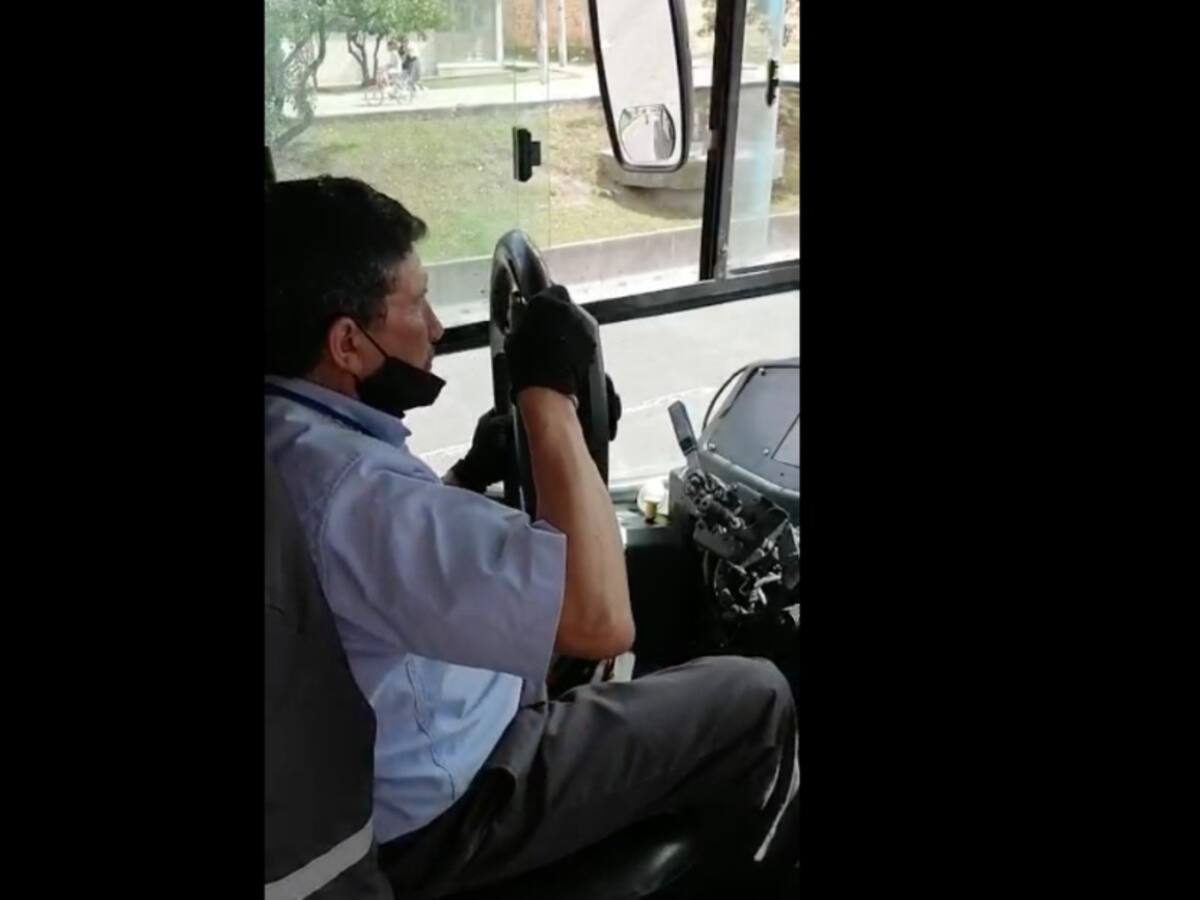 Video en redes sociales muestra el mal estado de vehículos de Transmilenio