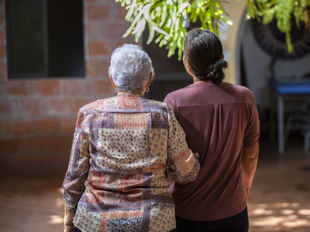 Una de cada diez mujeres en el Valle del Cauca ha dejado de trabajar para cuidar a otros