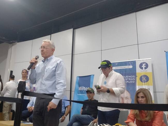 Álvaro Uribe invitó a los santandereanos a oponerse a las reformas de Petro
