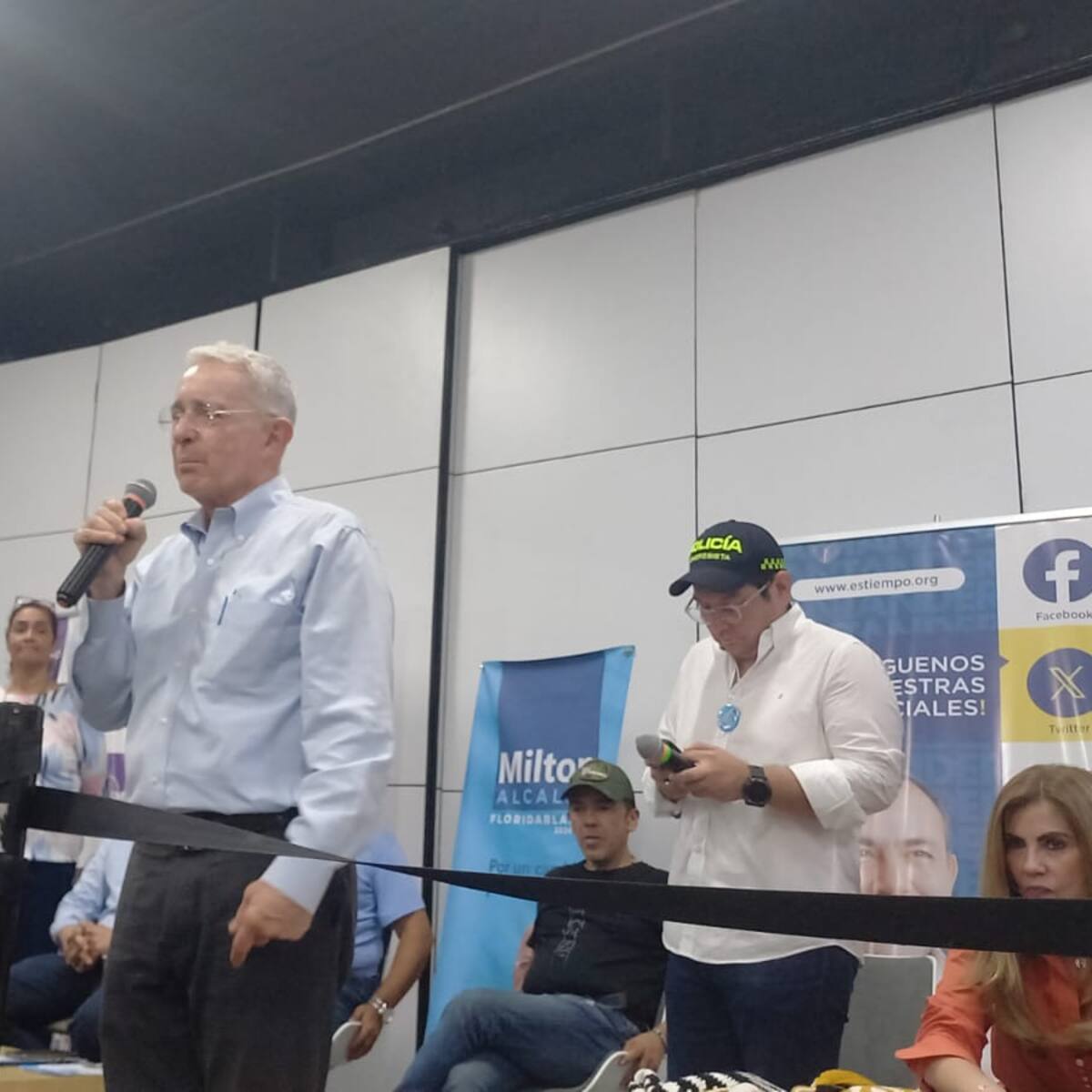 Álvaro Uribe invitó a los santandereanos a oponerse a las reformas de Petro