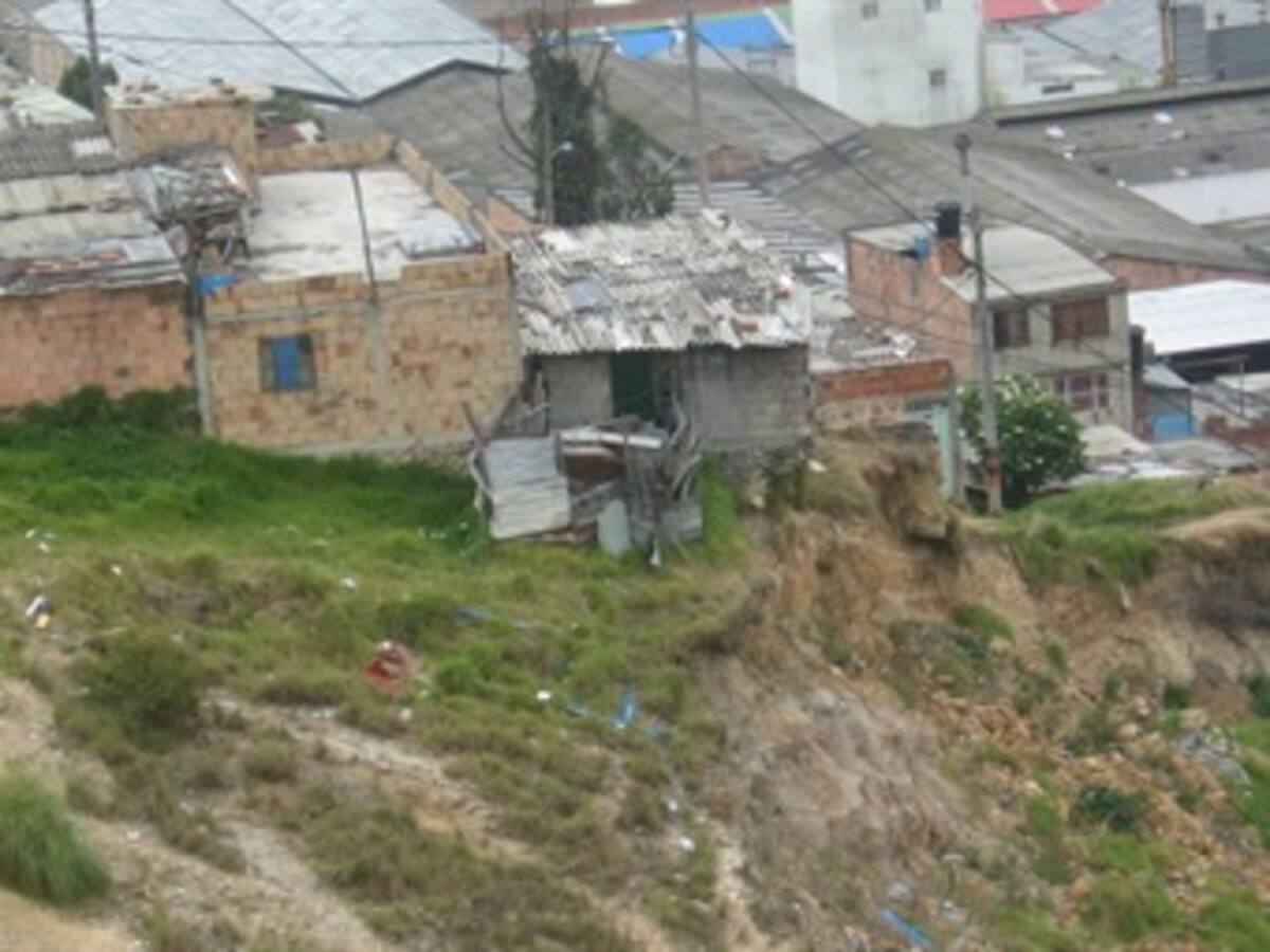Más de 7 mil familias viven en zonas de alto riesgo en Soacha