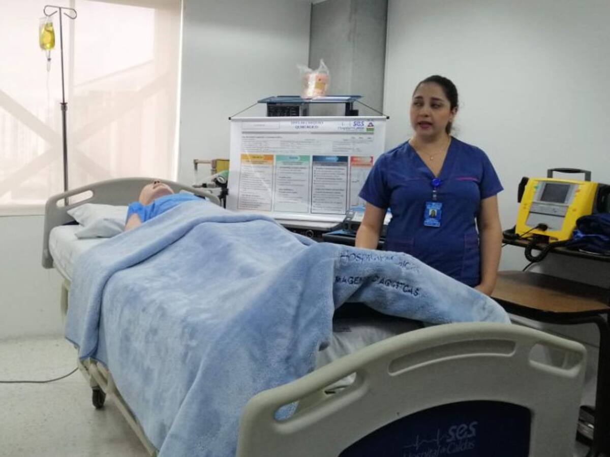 Profesionales de la salud se capacitan en atención a pacientes con COVID-19