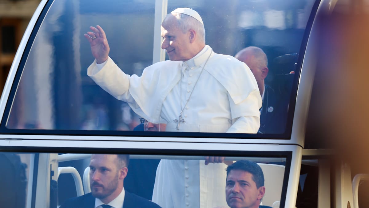 El papa León XIV expresa a víctimas de abusos francesas su compromiso “para que jamás se repita”