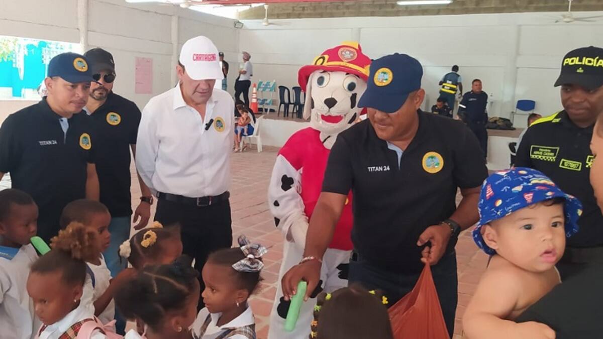 Más de 1.200 personas beneficiadas en jornada de atención social en Santa Ana