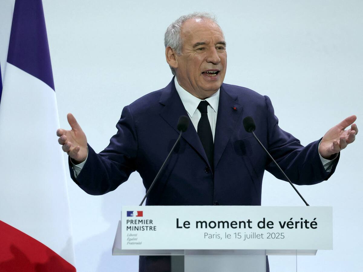Francia promoverá plan de ajuste fiscal en 2026 que contempla congelar pensiones y eliminar festivos