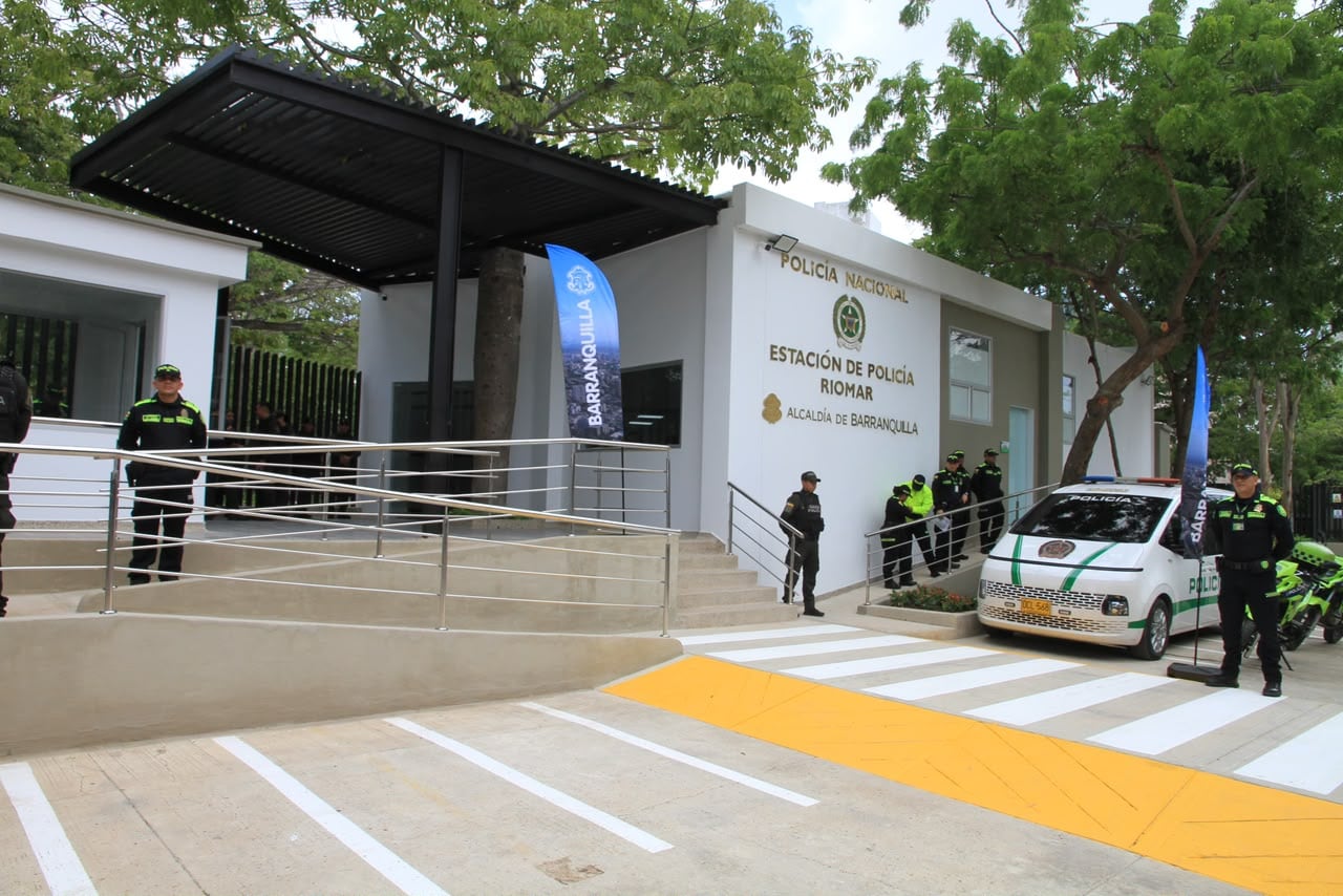 Estación de Policía Riomar. Foto: Alcaldía de Barranquilla.