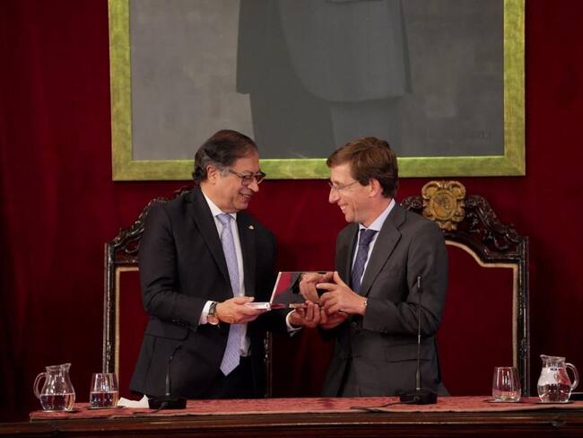 Gustavo Petro recibió la Llave de Oro de Madrid. Foto: Cortesía.