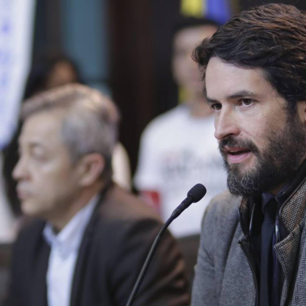 Procuraduría pide mantener investidura de Juan Carlos Lozada, pese a que faltó 19 veces a plenaria