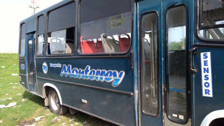 Bus en el que se cometió un atraco en la mañana de este miércoles