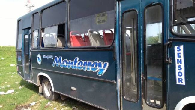 Bus en el que se cometió un atraco en la mañana de este miércoles