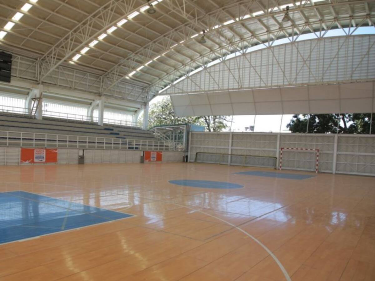 Jornadas masivas de vacunación serán en escenarios deportivos