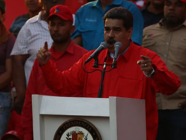 Maduro llama a militares a defender Venezuela de un eventual ataque de EEUU