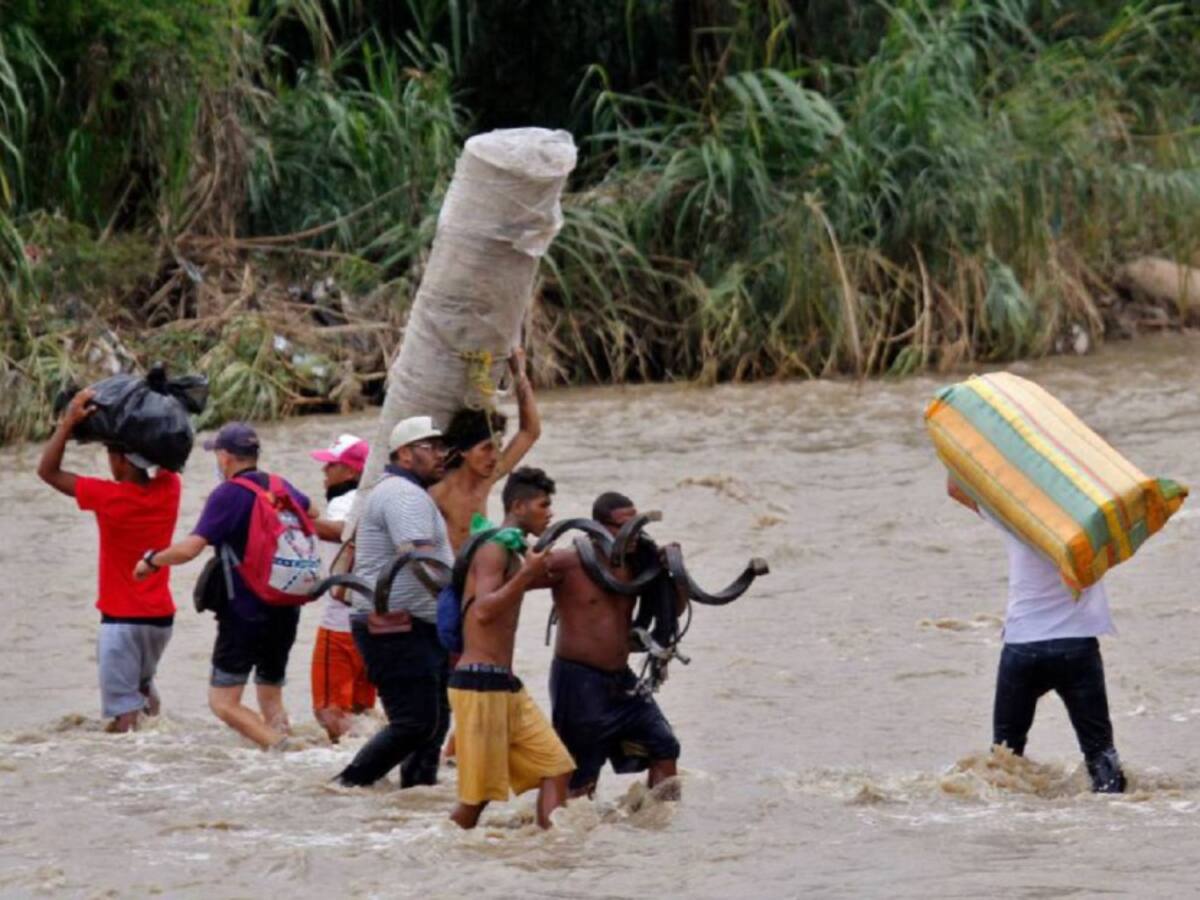 Guaidó alaba vacunación en Colombia pese a excluir venezolanos irregulares