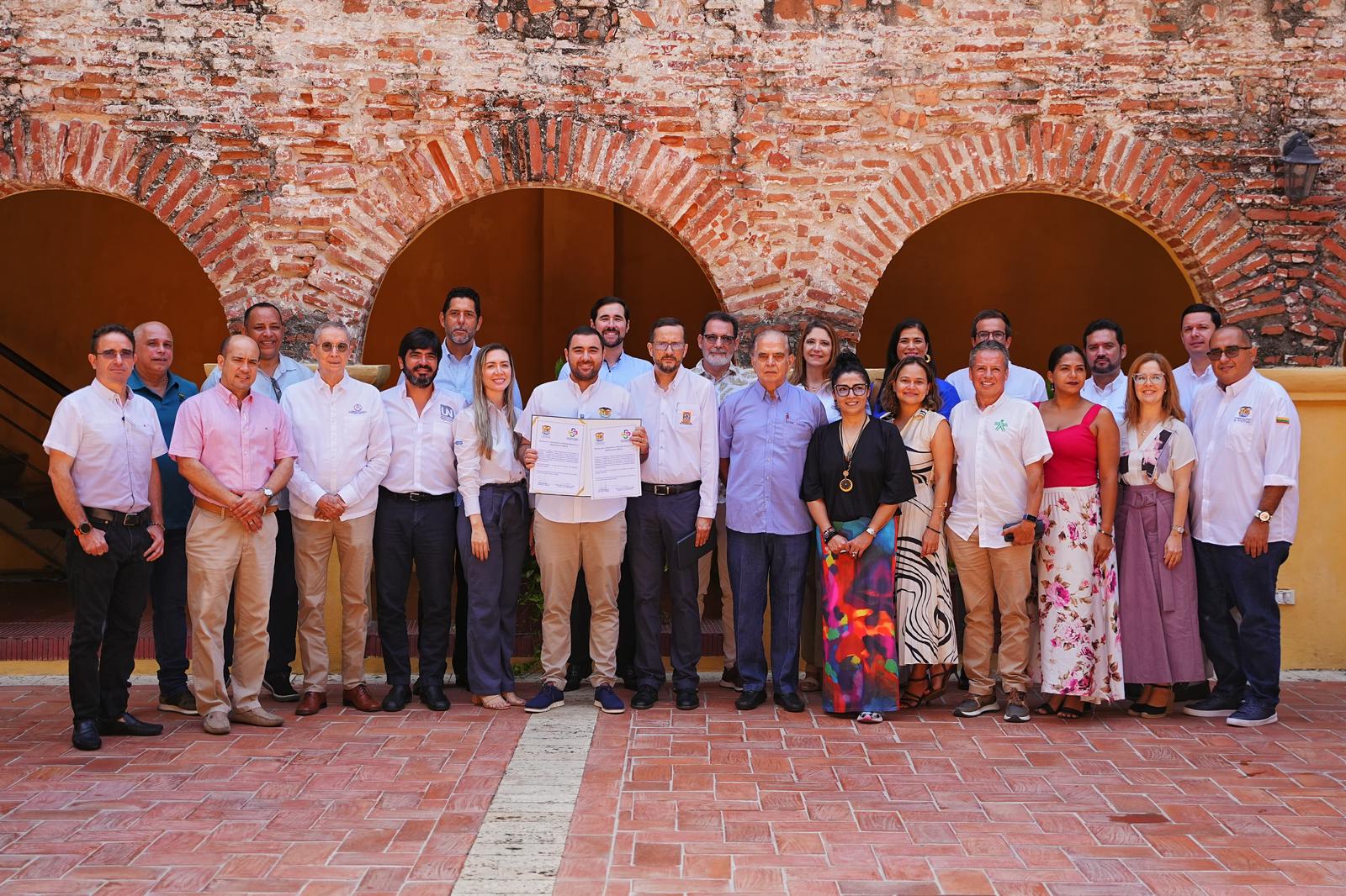 Alianza entre Gobernador Arana y RIESCAR formará a 30 mil jóvenes en educación superior