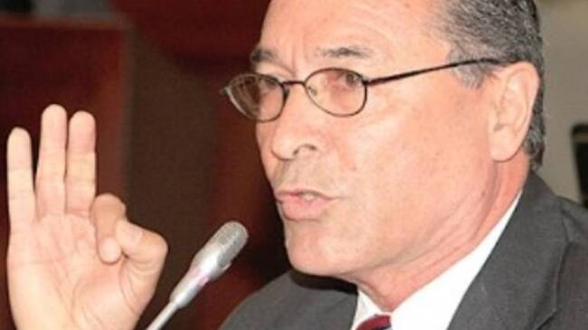 Hoy podría dejar de ser senador de la República.