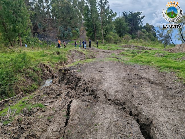 Alcaldía de La Uvita gestiona apoyo con maquinaria para realizar drenajes y mitigar el riesgo en la vereda Cusagüí.