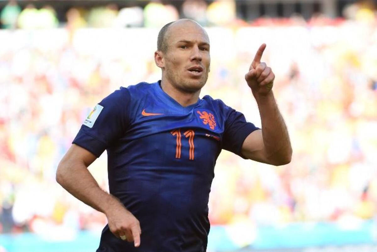 Robben y Van Persie marcaron para los del Van Gaal, Cahill y Jedinak anotaron para los australianos.