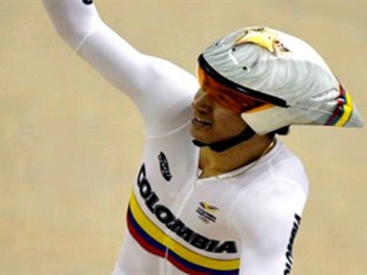 Juan Esteban Arango gana la persecución y lidera parada de ciclismo en Londres