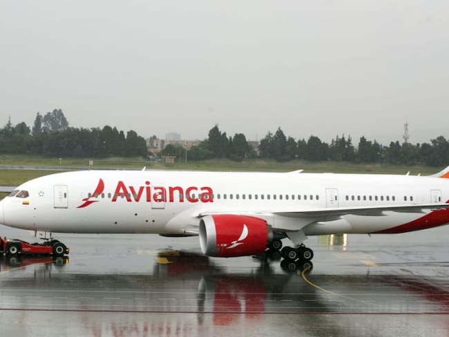 Avianca pide a empleados tomar licencias no remuneradas de 6 meses a un año