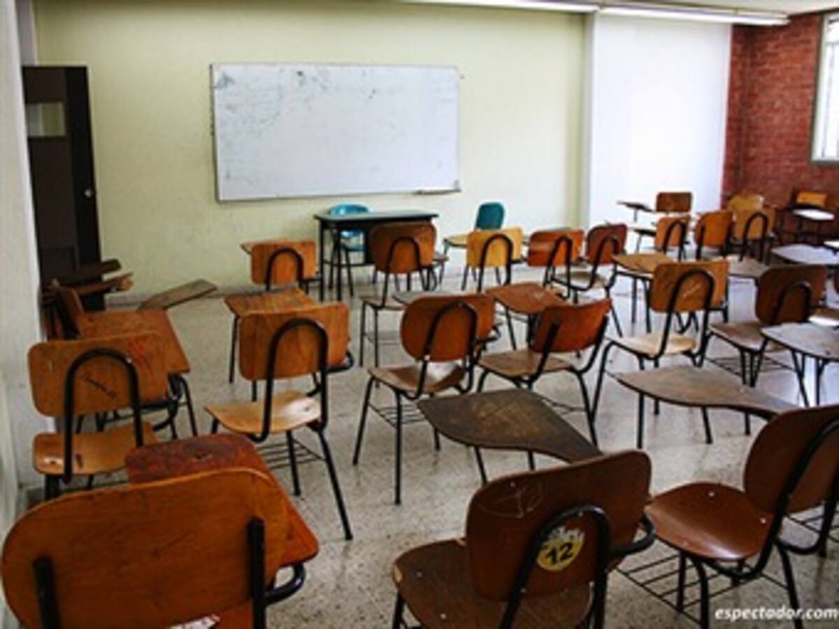 Profesores del país anuncian paro de actividades
