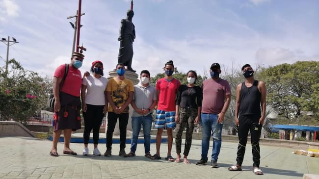 El grupo de jóvenes que adelantó la huelga de hambre.