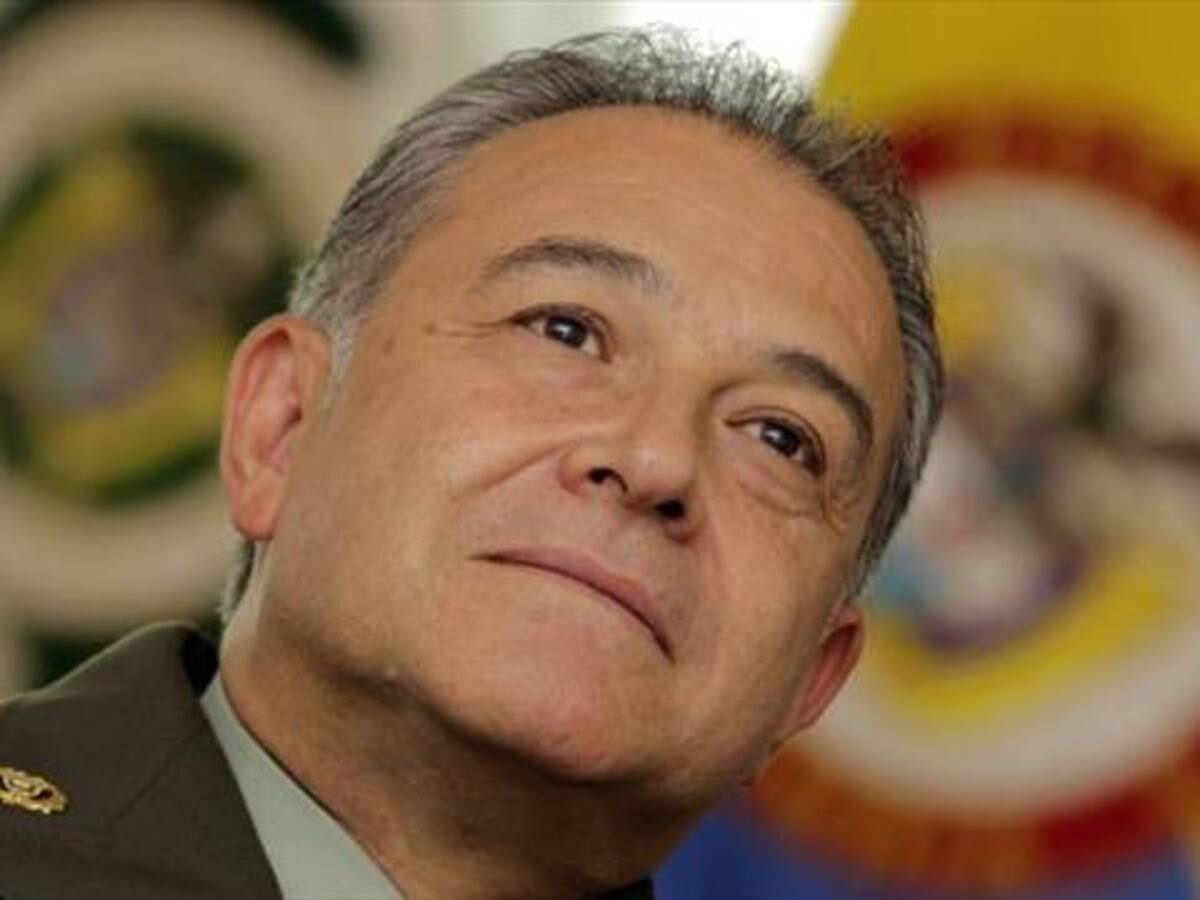 General (r) Óscar Naranjo rendirá testimonio hoy en la Procuraduría